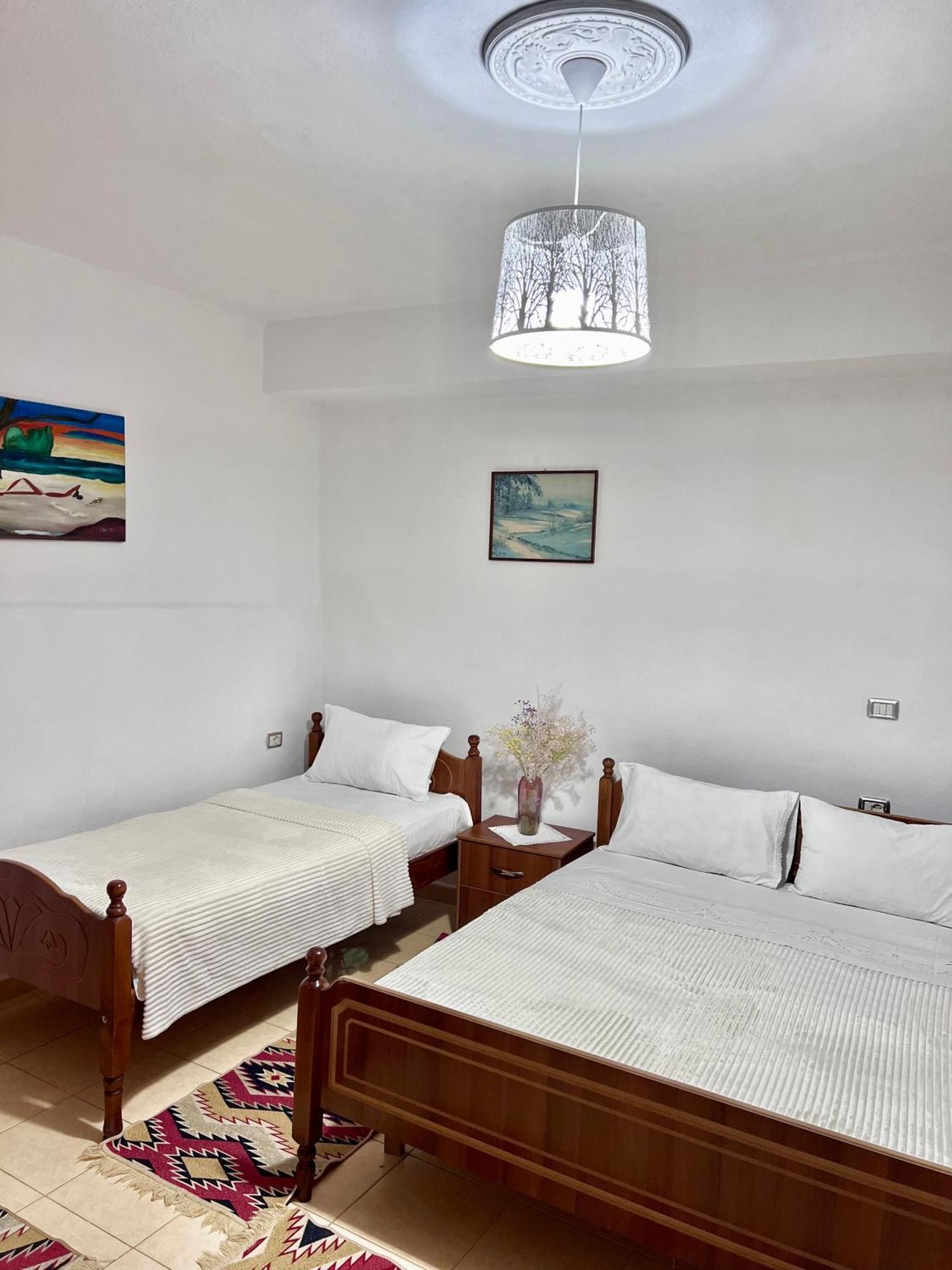 Tourists Guest House Gjirokastër 外观 照片