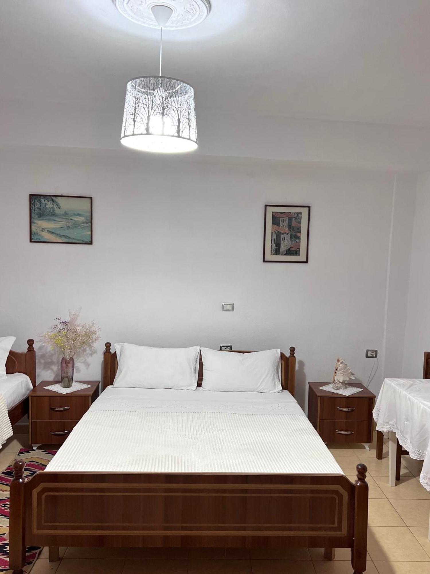 Tourists Guest House Gjirokastër 外观 照片