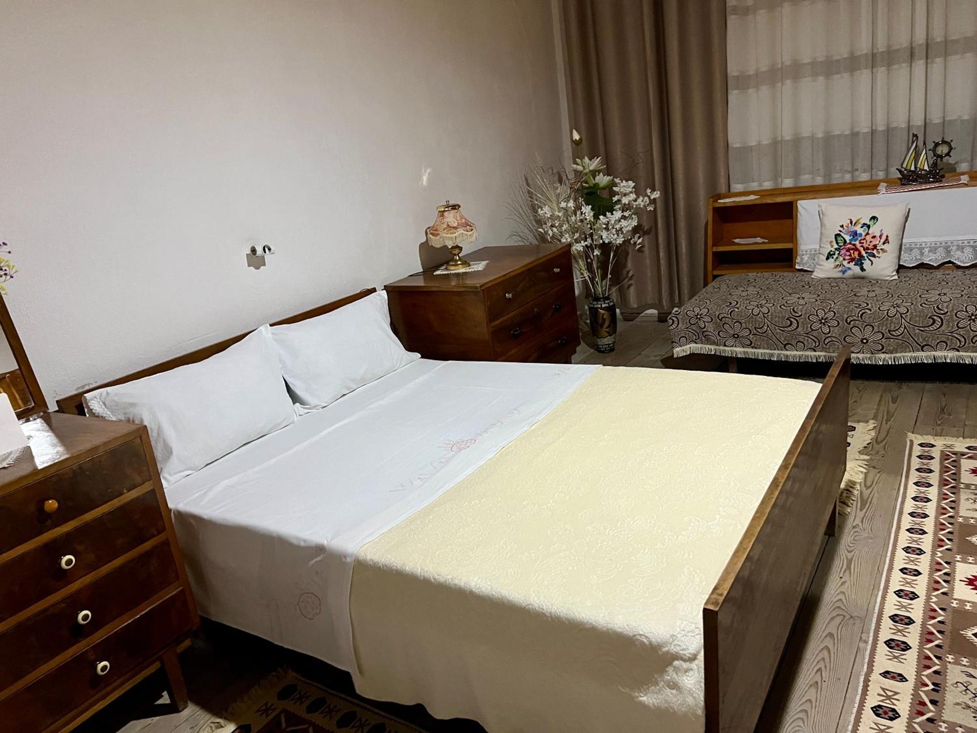 Tourists Guest House Gjirokastër 外观 照片