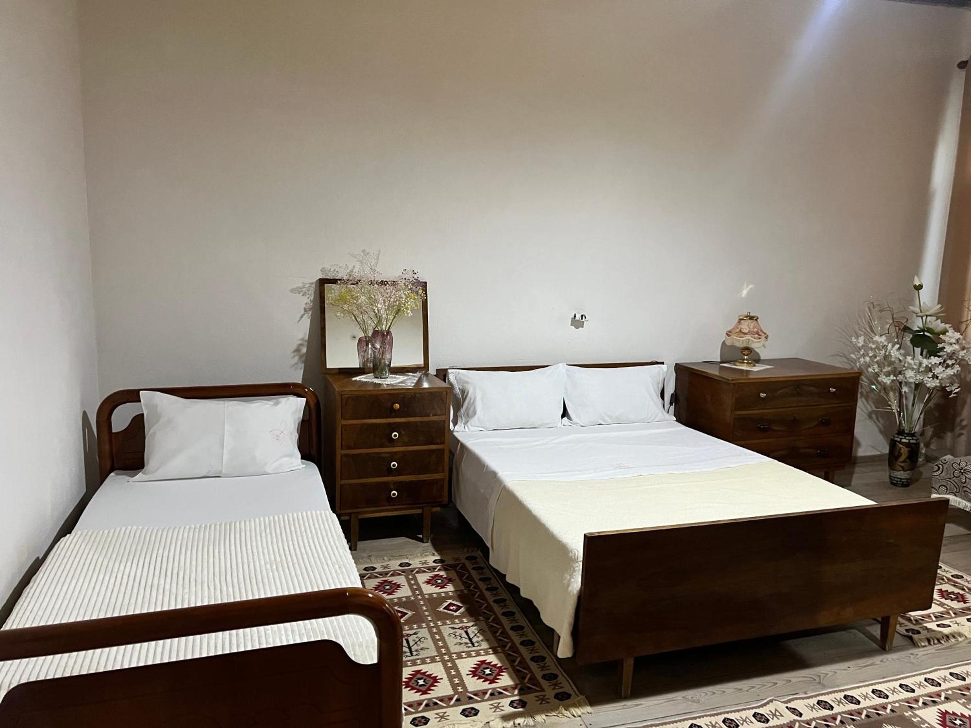 Tourists Guest House Gjirokastër 外观 照片