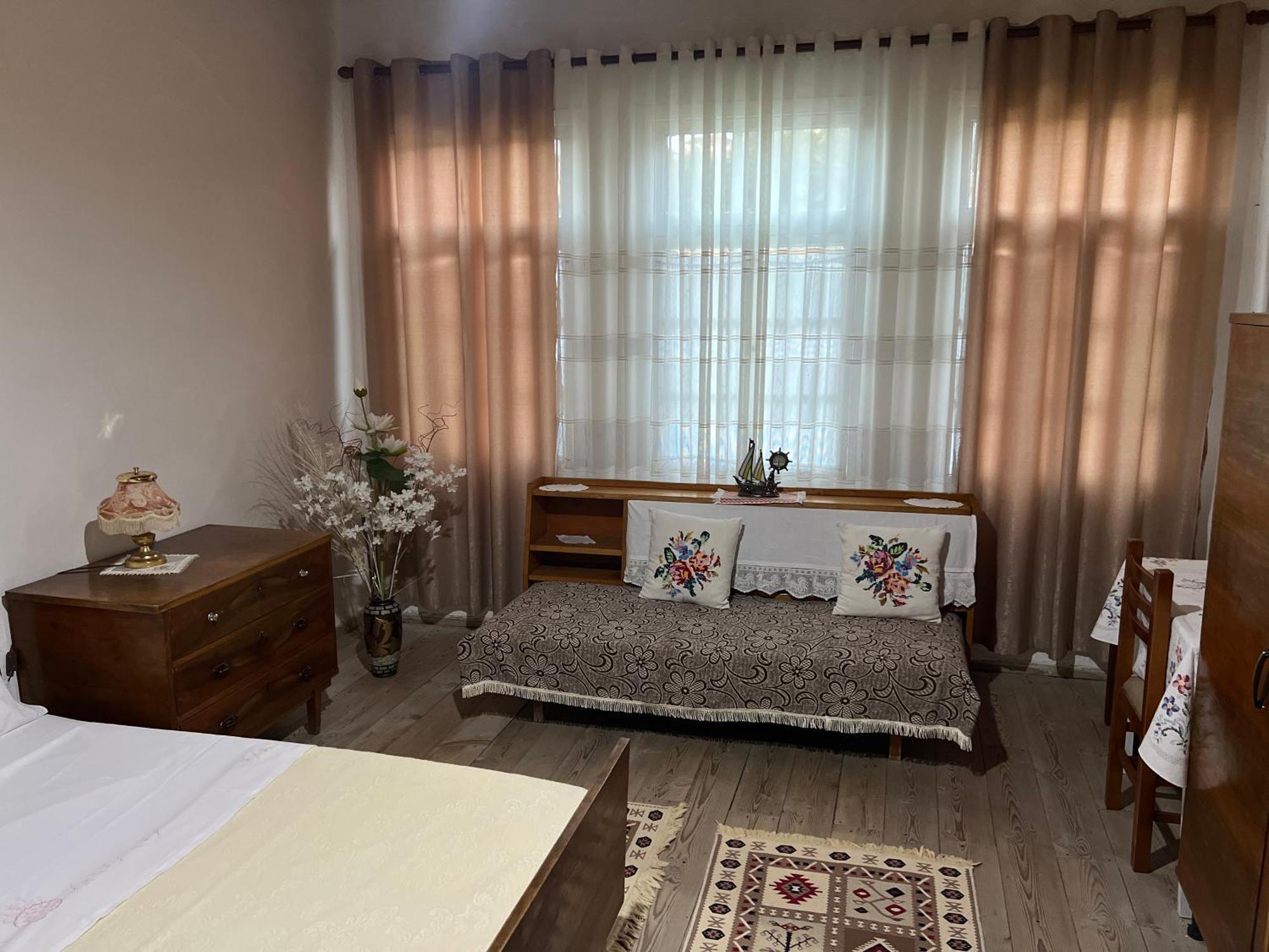 Tourists Guest House Gjirokastër 外观 照片