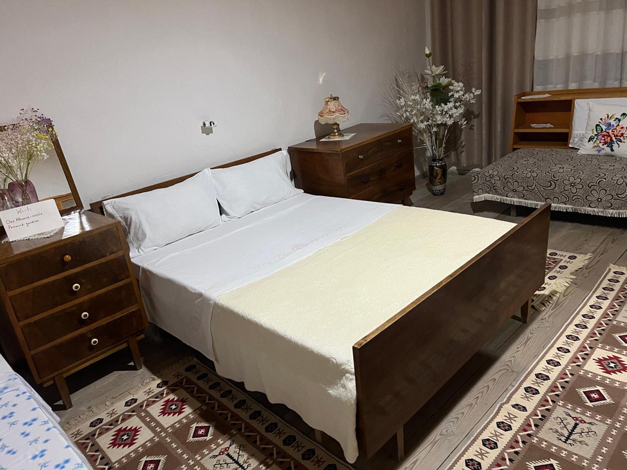 Tourists Guest House Gjirokastër 外观 照片