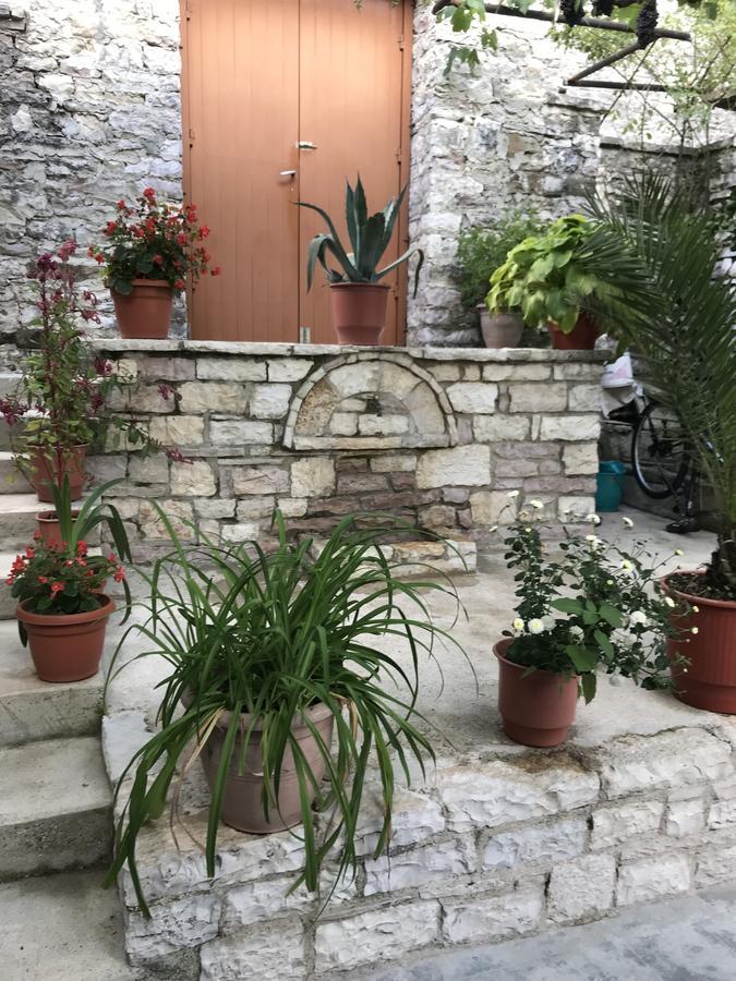 Tourists Guest House Gjirokastër 外观 照片