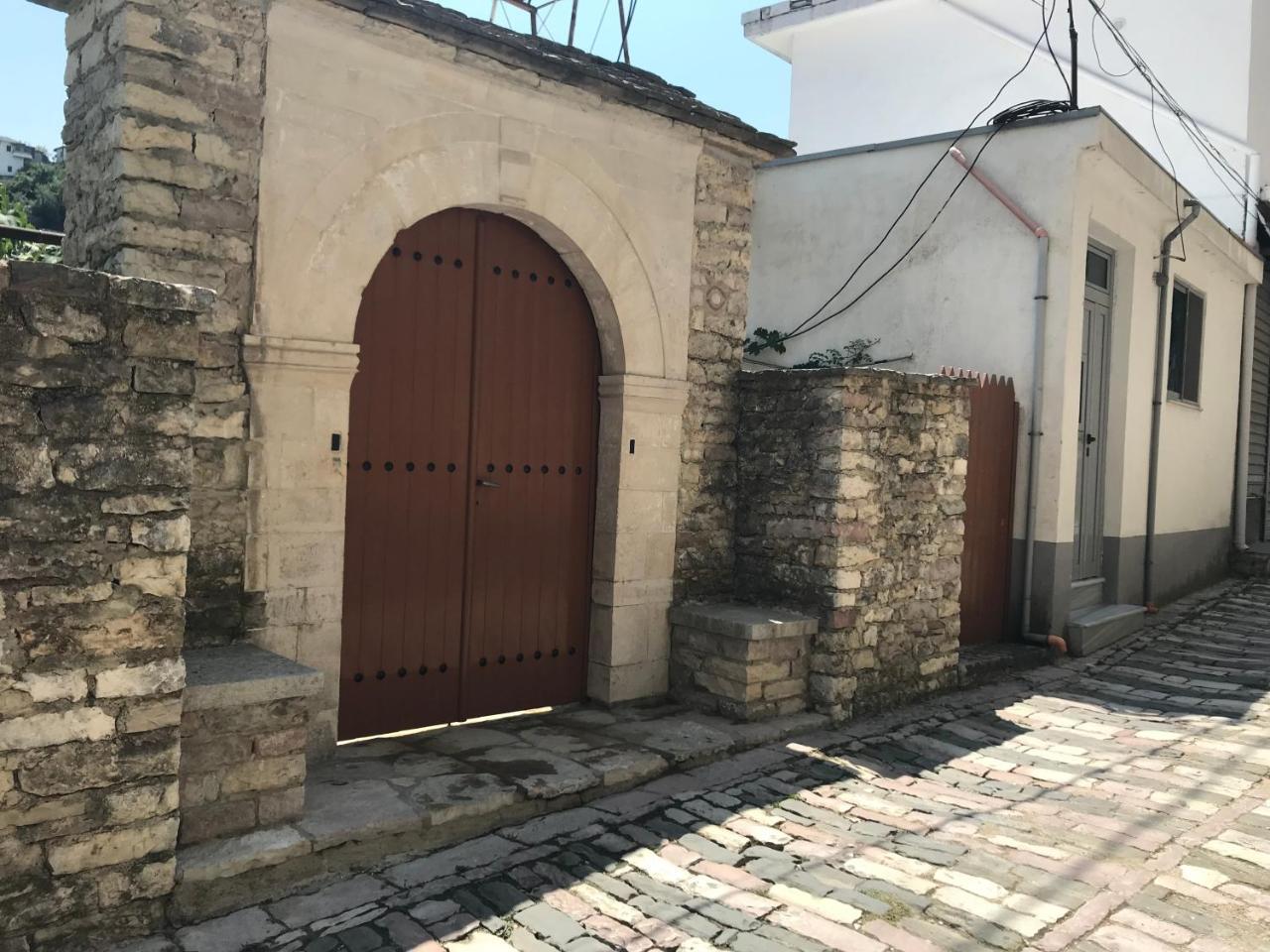 Tourists Guest House Gjirokastër 外观 照片