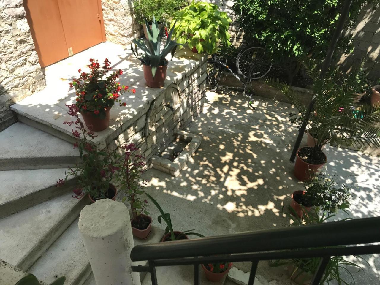 Tourists Guest House Gjirokastër 外观 照片